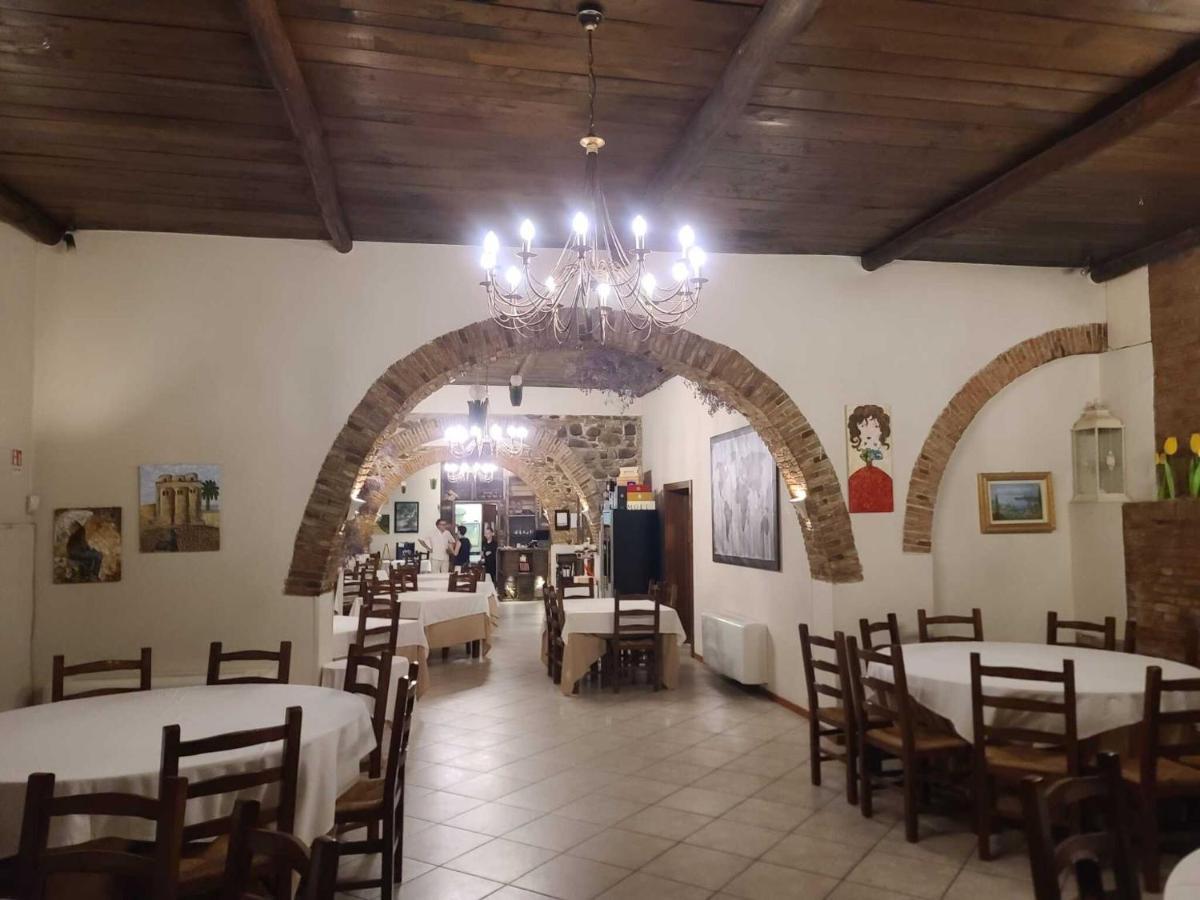 Riccio - La Cantina Del Contadino Rende Zewnętrze zdjęcie